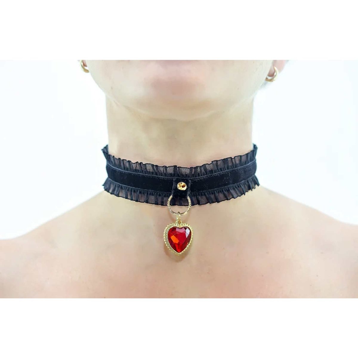 CHOKER COM DETALHE EM TULE - CORAÇÃO CHOKER COM DETALHE EM TULE - CORAÇÃO - Butique Bella