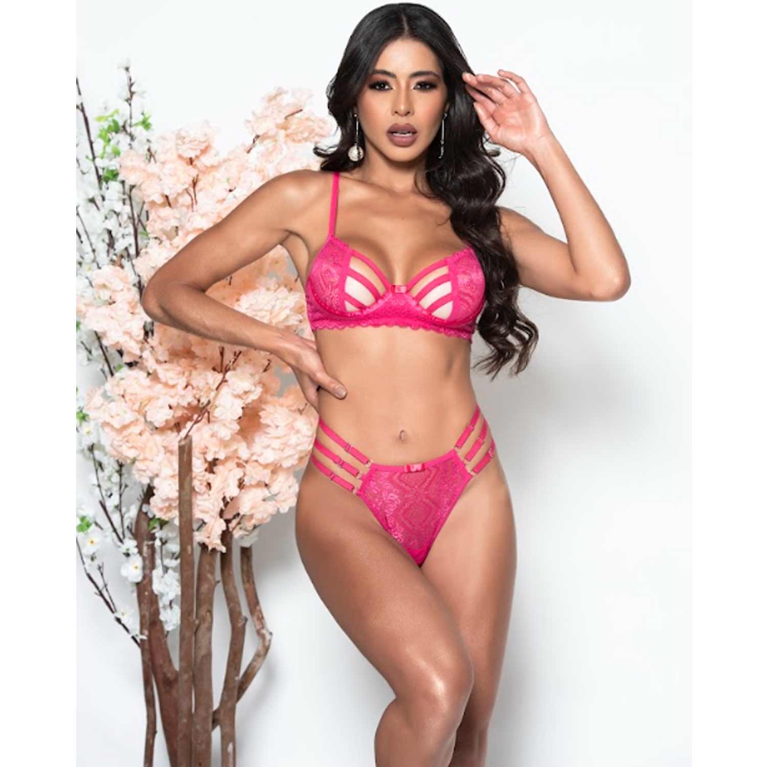Conjunto Sem Bojo com Aro e Tiras Sensuais — foto 1